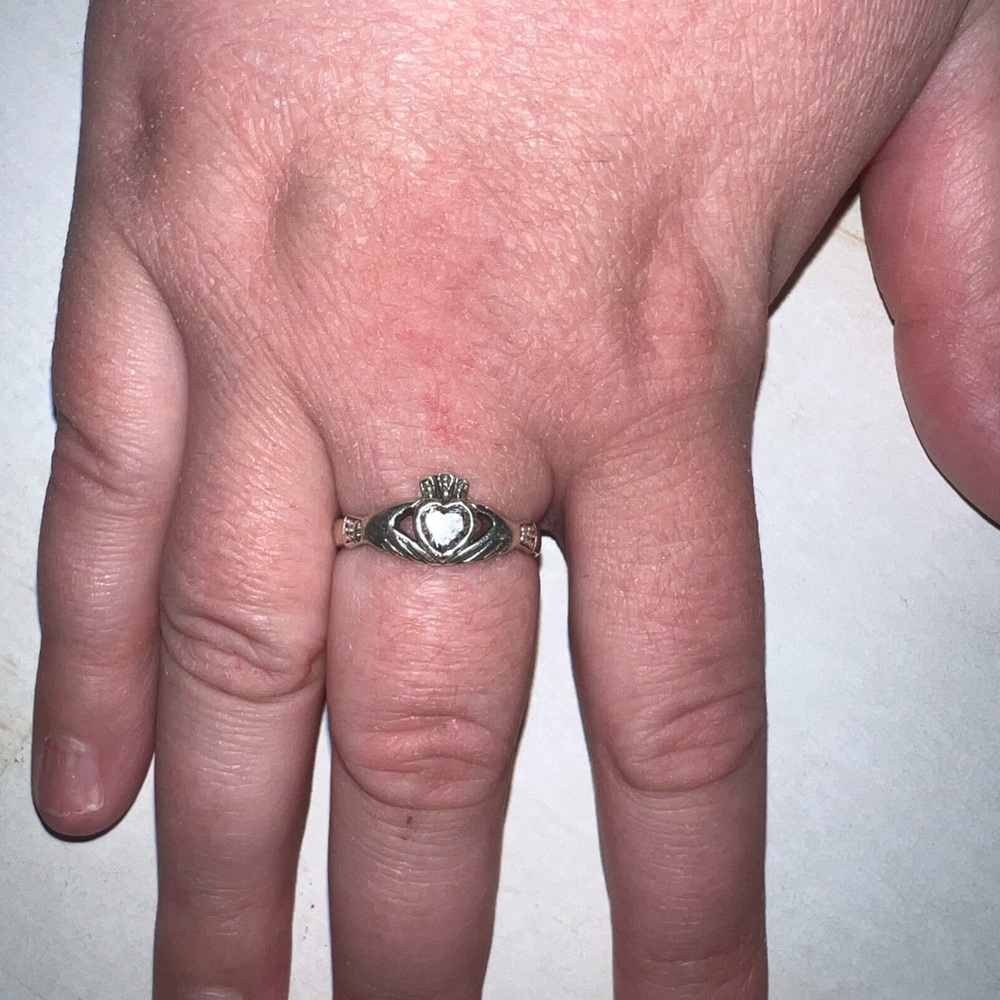 Sterling Silver 🍀Irish Claddagh Ring 💍 - Picture 2 of 4